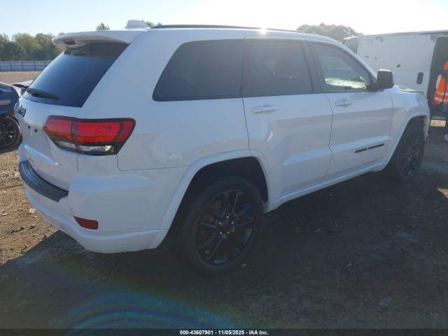 Jeep Grand Cherokee Altitude 4x2 Image 4