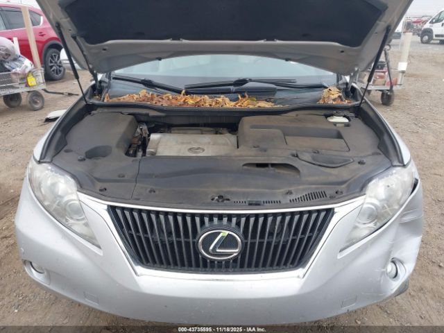 Lexus RX Image 16