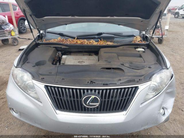 Lexus RX Image 16