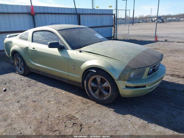  Salvage Ford Mustang