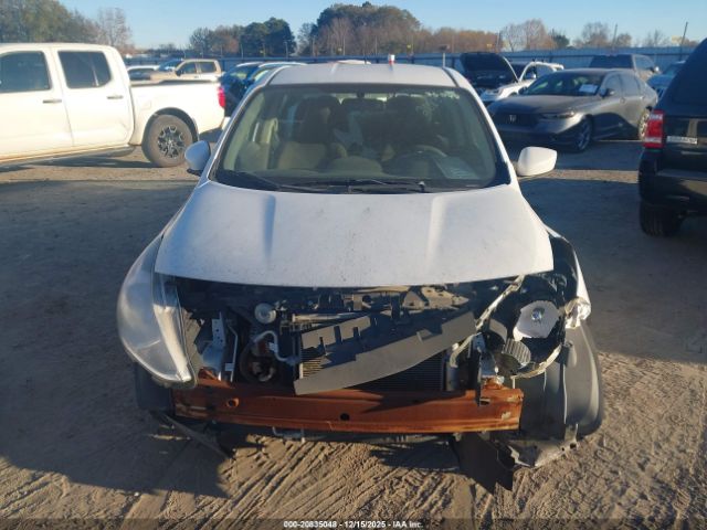 Nissan Versa 1.6 S+ Image 15