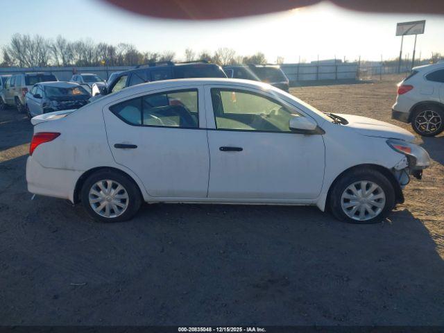 Nissan Versa 1.6 S+ Image 2