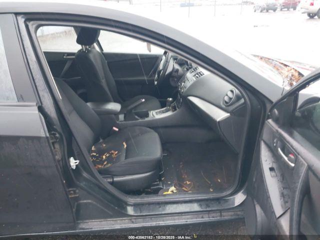 Mazda Mazda3 I Touring Image 3