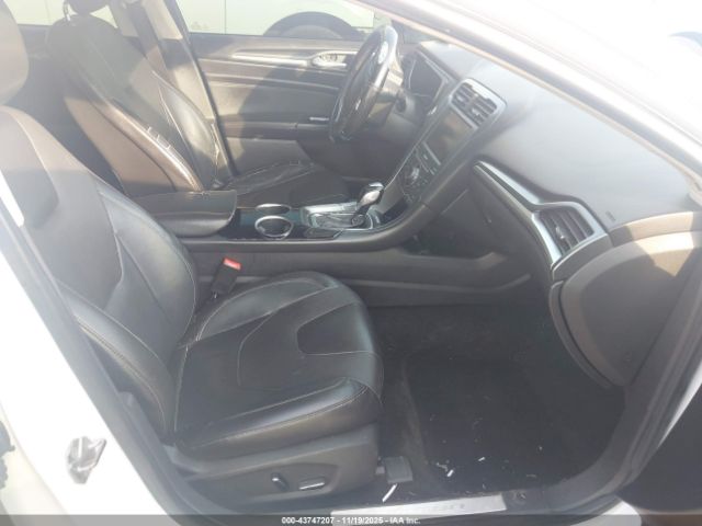 Ford Fusion Titanium Image 2