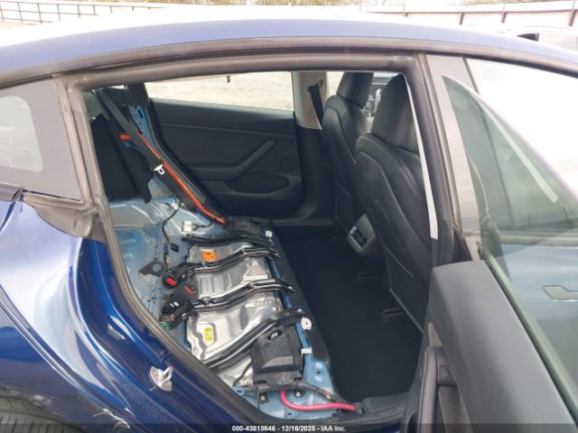 Tesla Model 3 Rear-wheel Drive Image 8