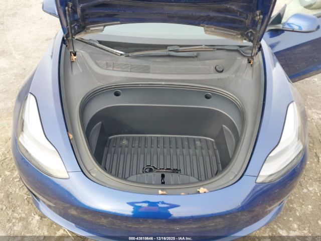 Tesla Model 3 Rear-wheel Drive Image 12