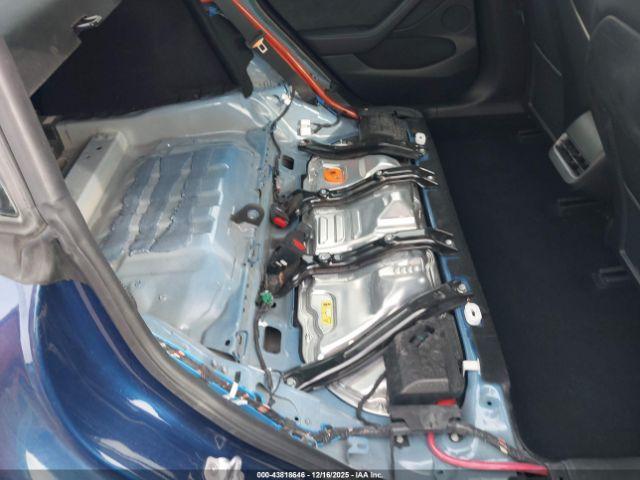 Tesla Model 3 Rear-wheel Drive Image 17