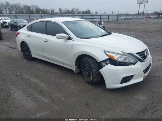 Salvage Nissan Altima