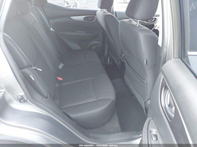 Nissan Rogue S Fwd Xtronic Cvt Image 9