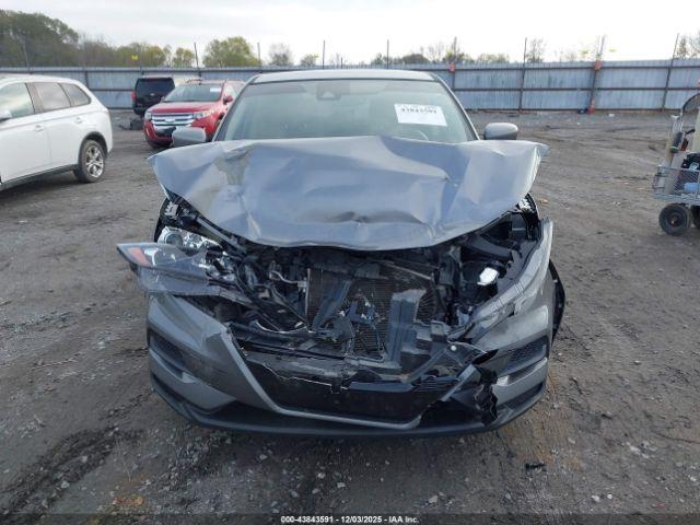 Nissan Rogue S Fwd Xtronic Cvt Image 15