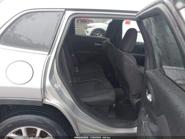Jeep Cherokee Latitude Image 15