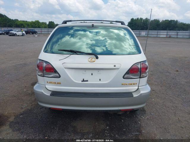 Lexus RX Image 6