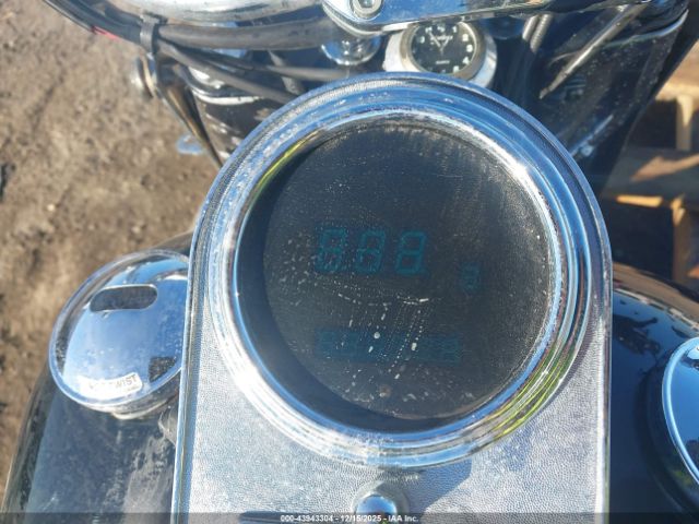 Harley-Davidson Flstc Image 4