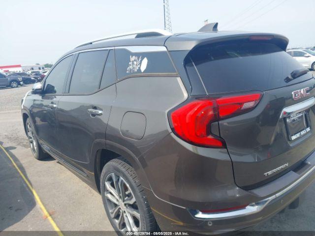 GMC Terrain Denali Image 17