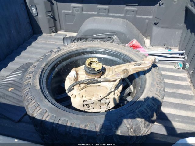 Chevrolet Silverado 1500 Custom Trail Boss Image 3