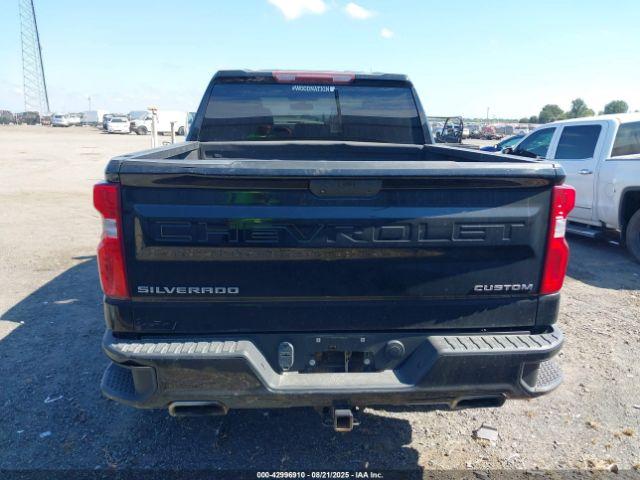 Chevrolet Silverado 1500 Custom Trail Boss Image 8