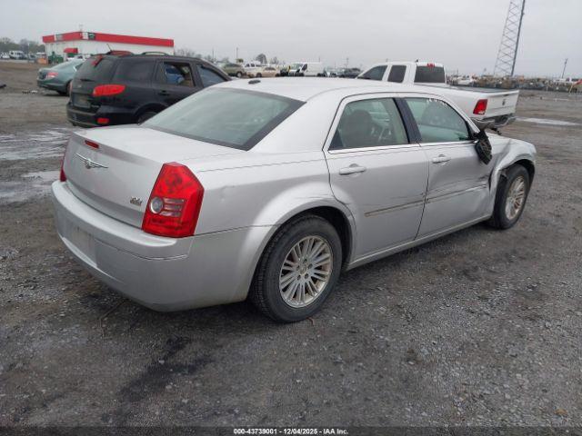 Chrysler 300 Touring Image 3