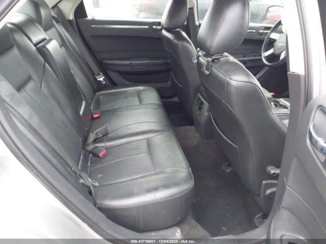 Chrysler 300 Touring Image 5