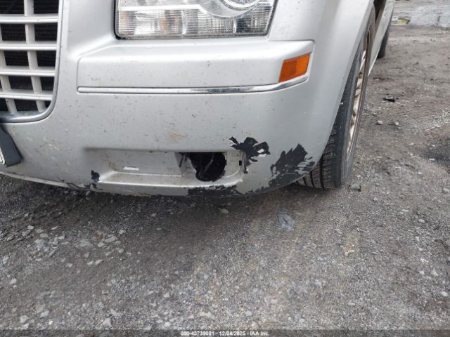 Chrysler 300 Touring Image 13