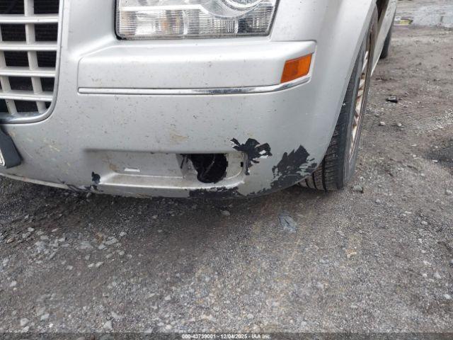 Chrysler 300 Touring Image 13