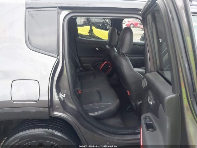 Jeep Renegade Trailhawk 4x4 Image 5