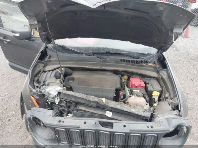 Jeep Renegade Trailhawk 4x4 Image 11