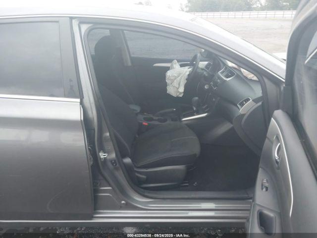 Nissan Sentra S Image 2