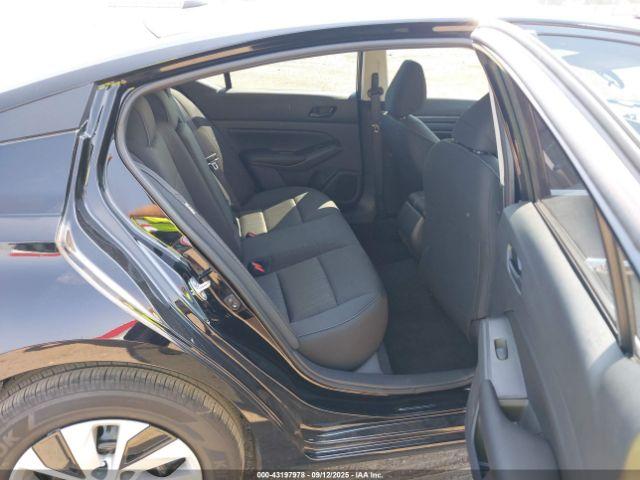 Nissan Altima S Fwd Image 10