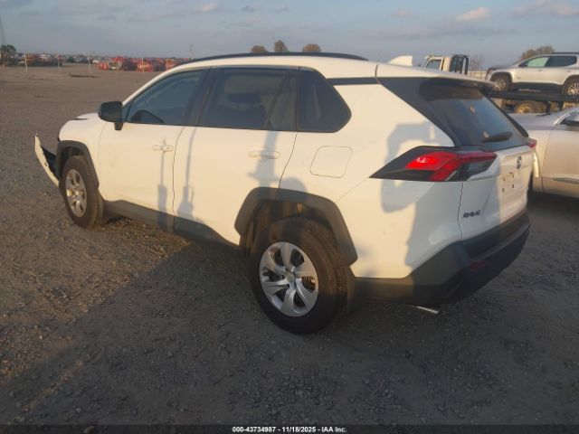 Toyota RAV4 Le Image 4