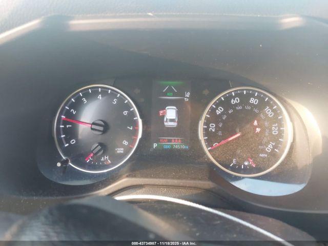 Toyota RAV4 Le Image 15