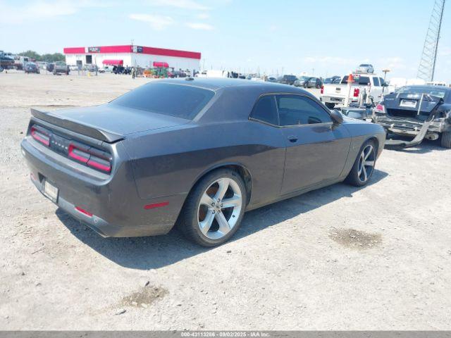 Dodge Challenger Image 2