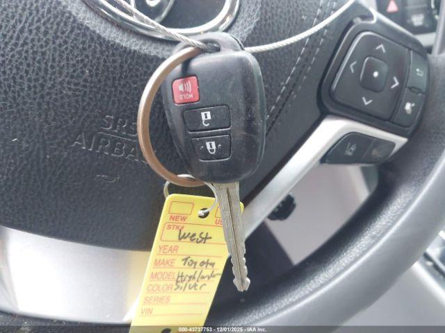 Toyota Highlander Le Image 12