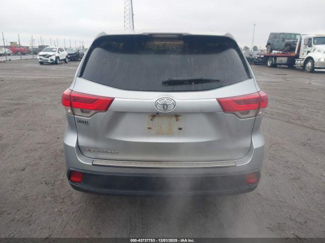 Toyota Highlander Le Image 2