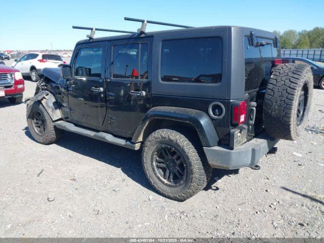 Jeep Wrangler Sahara Image 6