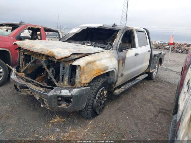 GMC Sierra 2500 Image 2