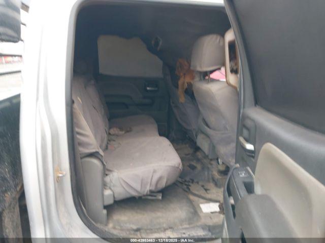 GMC Sierra 2500 Image 8