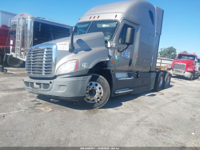 Freightliner Cascadia 125 Image 11