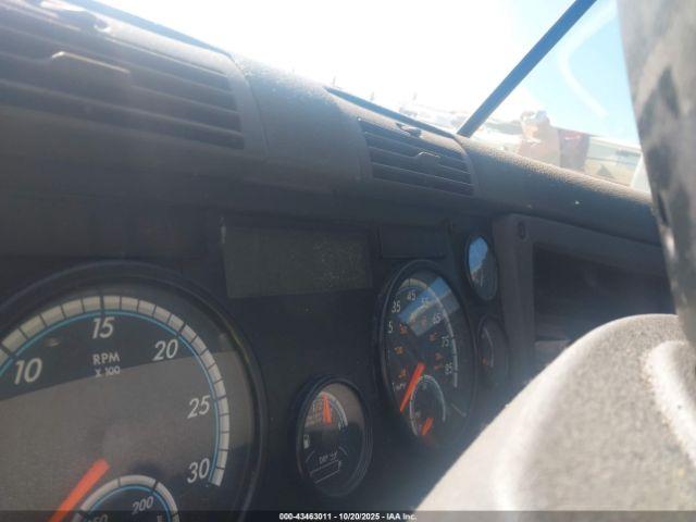 Freightliner Cascadia 125 Image 12