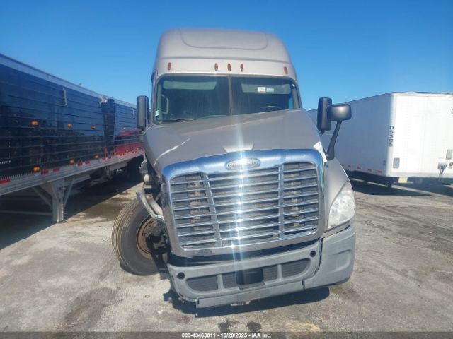 Freightliner Cascadia 125 Image 4