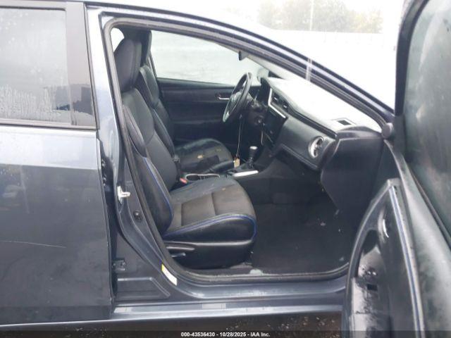 Toyota Corolla Se Image 8