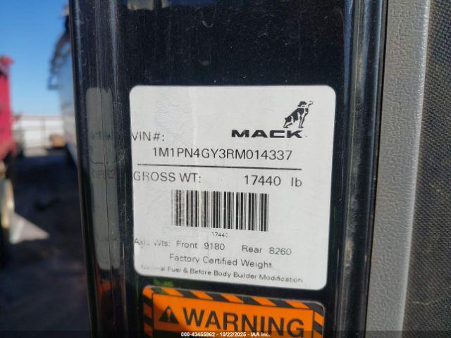 Mack Pinnacle Image 8