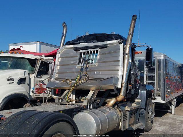 Mack Pinnacle Image 12