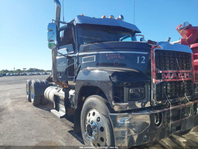 Mack Pinnacle Image 11