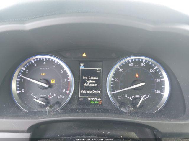 Toyota Highlander Limited Platinum Image 4