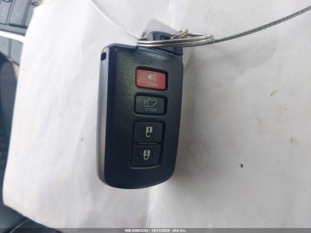 Toyota Highlander Limited Platinum Image 8