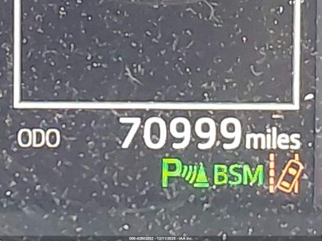 Toyota Highlander Limited Platinum Image 17