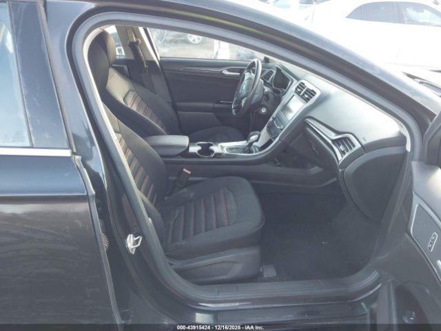 Ford Fusion Se Image 5