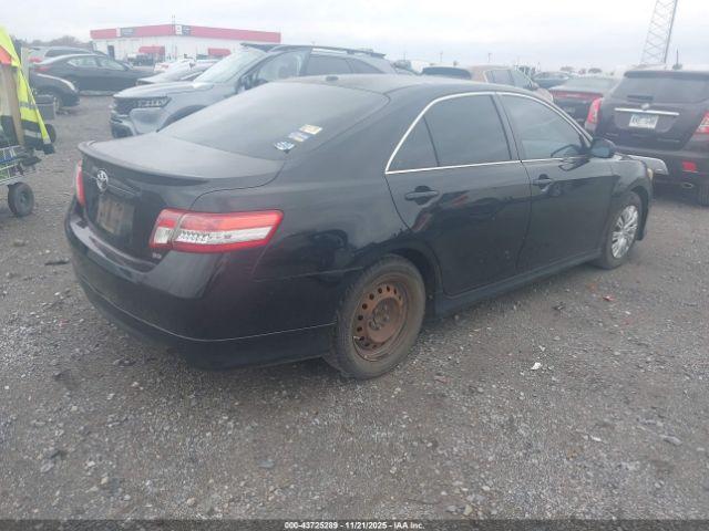 Toyota Camry Se Image 3