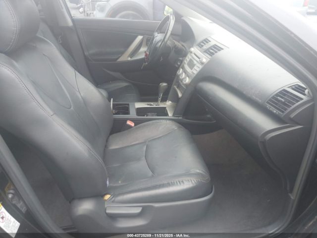 Toyota Camry Se Image 2