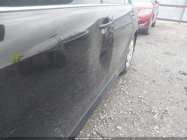 Toyota Camry Se Image 13